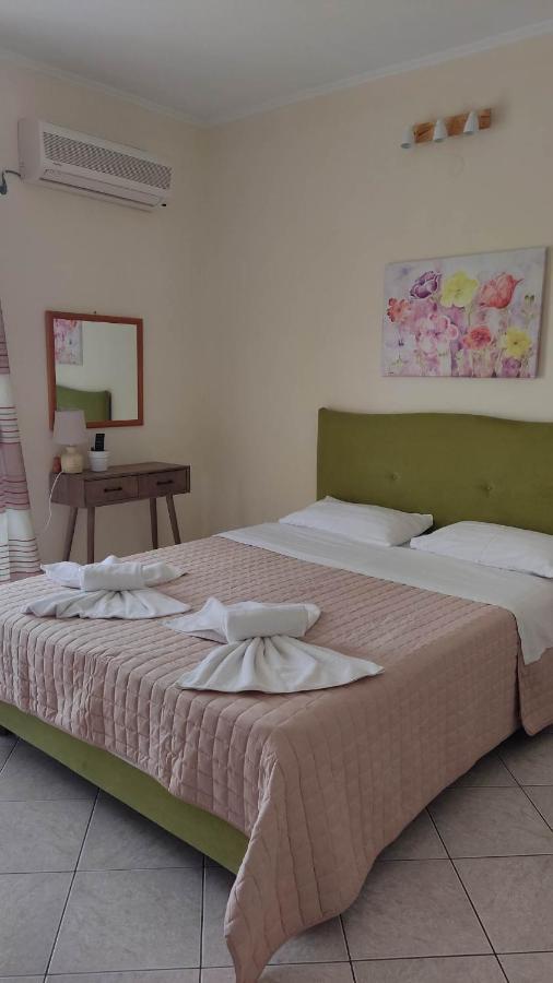 Evia Dream Family Apartments เอดิพซอส ภายนอก รูปภาพ